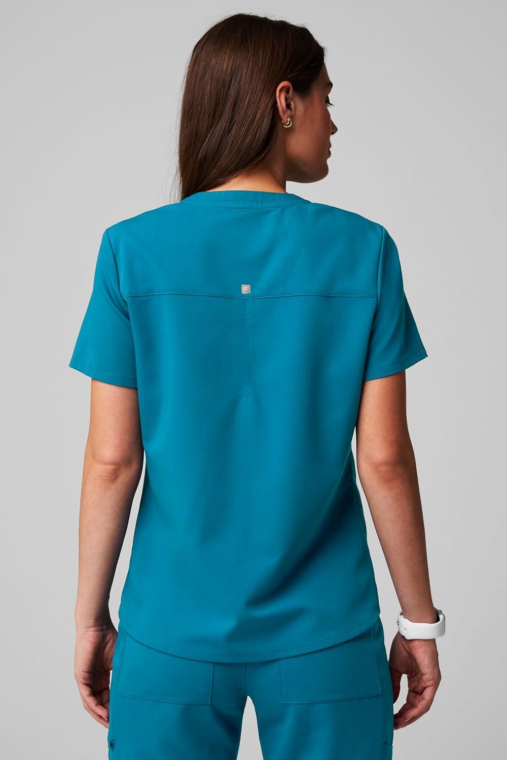 image:imageFabletics Womens Method 2Pocket Scrub Top MotionTech 4Way Stretch WrinkleResist AntiShrinkCaribbean Blue