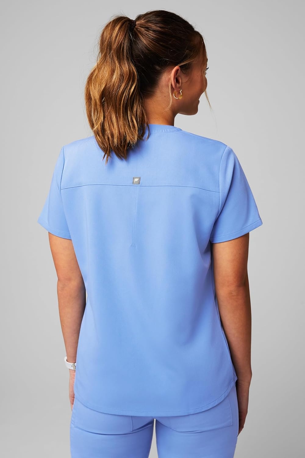 image:imageFabletics Womens Method 2Pocket Scrub Top MotionTech 4Way Stretch WrinkleResist AntiShrinkCeil Blue