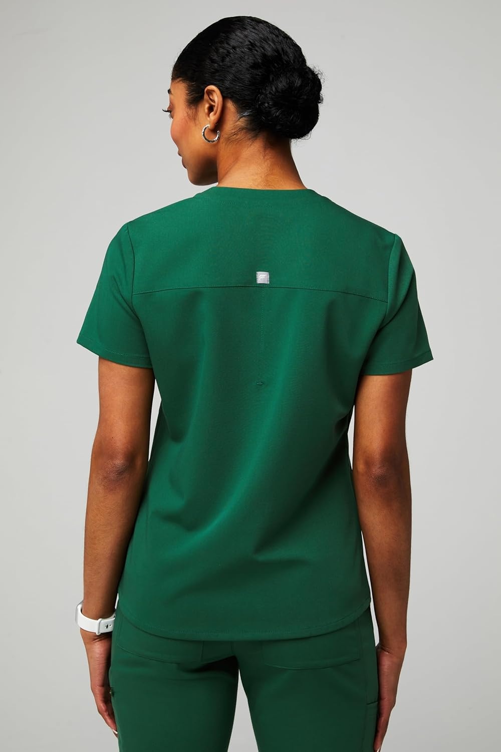 image:imageFabletics Womens Method 2Pocket Scrub Top MotionTech 4Way Stretch WrinkleResist AntiShrinkHunter Green