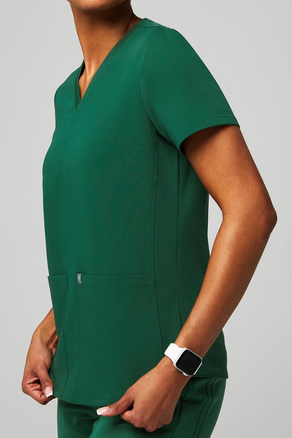 image:imageFabletics Womens Method 2Pocket Scrub Top MotionTech 4Way Stretch WrinkleResist AntiShrinkHunter Green