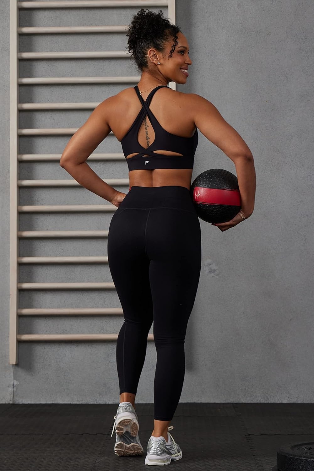 image:imageFabletics Womens NoBounce Sports Bra Workout Yoga Athletic Fitness Gym UPF Protection 4Way StretchBlack