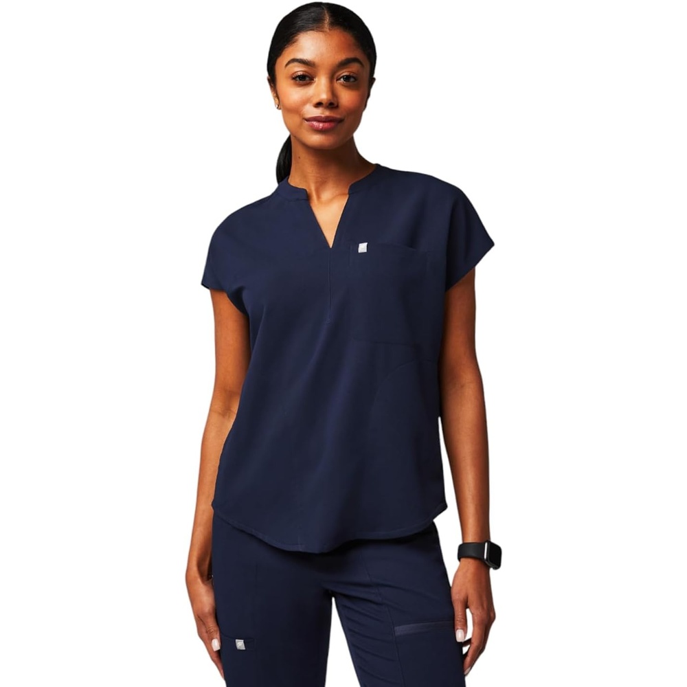 image:imageFabletics Womens Evolve 3Pocket Scrub Top with an Oversized Fit MotionTech 4Way Stretch WrinkleResist AntiShrinkNavy
