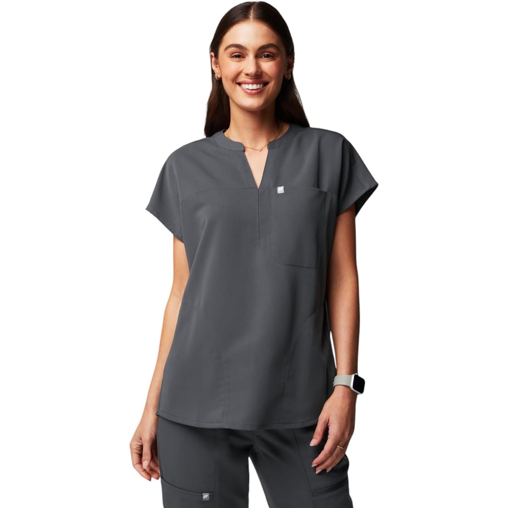 image:imageFabletics Womens Evolve 3Pocket Scrub Top with an Oversized Fit MotionTech 4Way Stretch WrinkleResist AntiShrinkOnyx